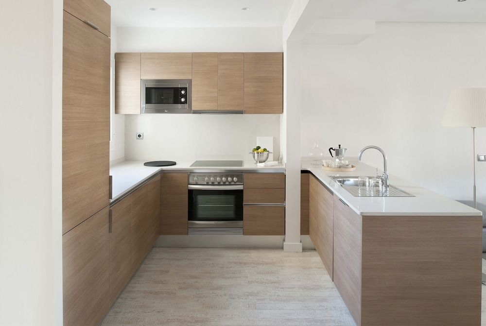 Penthouse, 3 Bedrooms, 2 Bathrooms photo 3