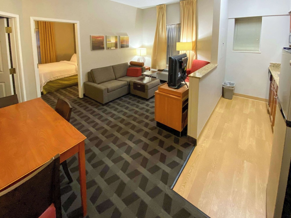 Suite, 1 Queen Bedroom, Non Smoking - Photo 6