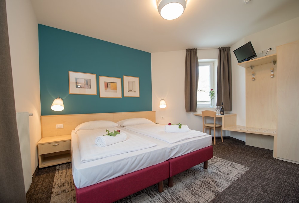 Standard Double or Twin Room photo 2