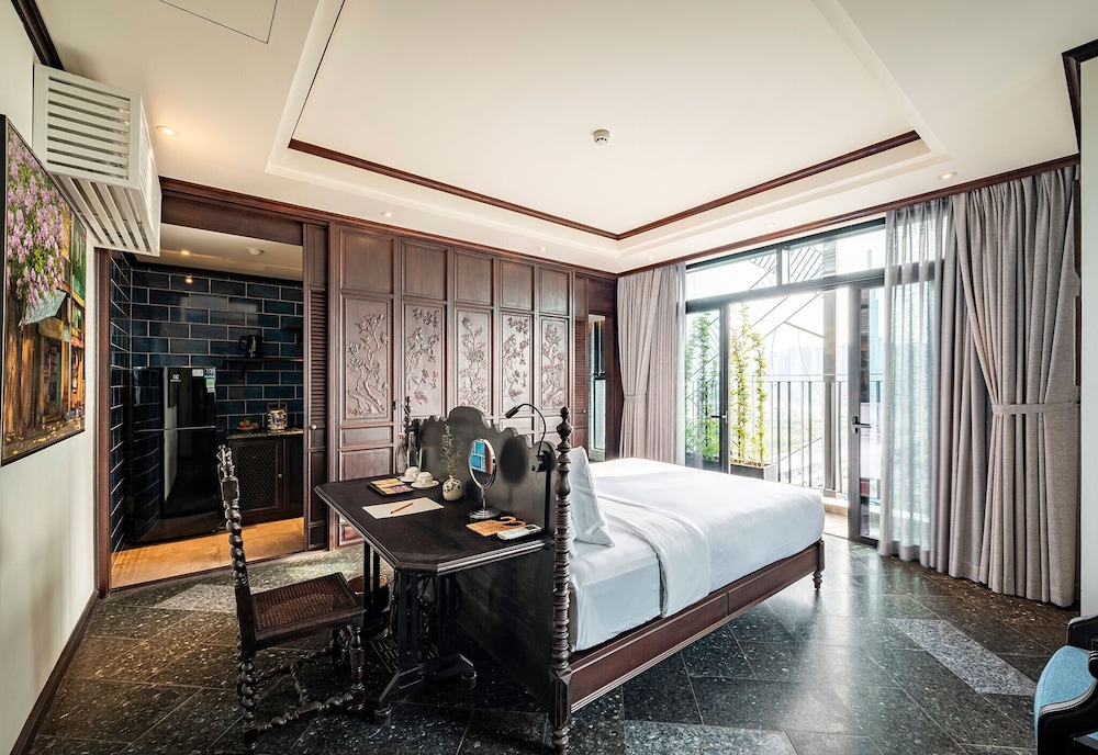 Signature Room with Balcony photo 3