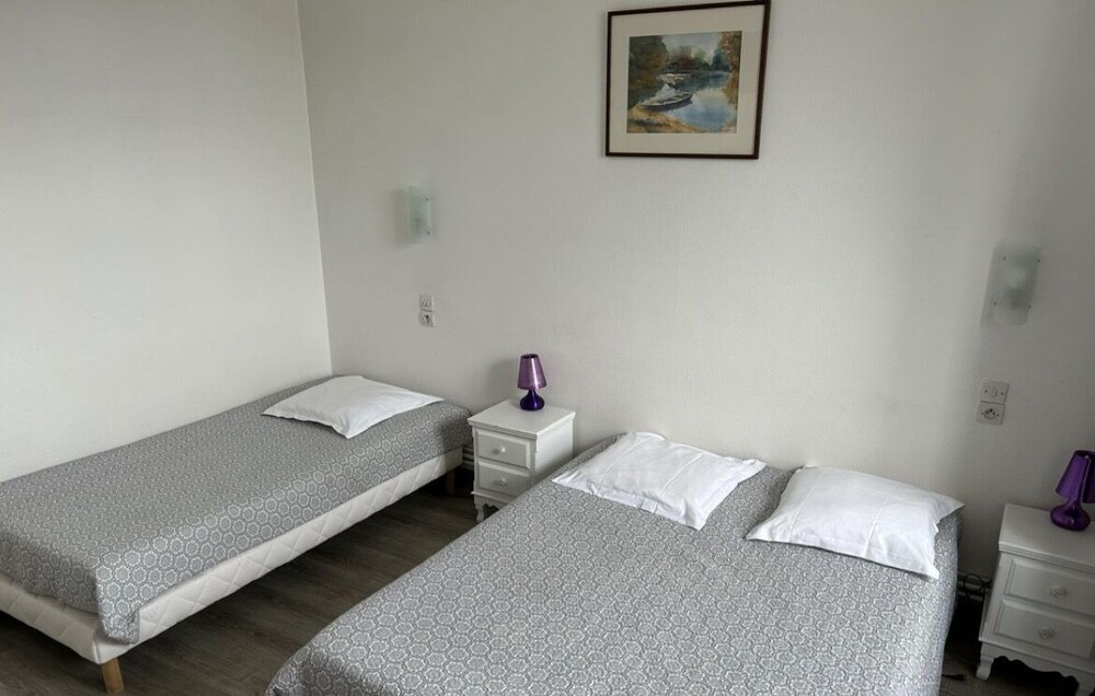 Basic Triple Room, Multiple Beds photo 1
