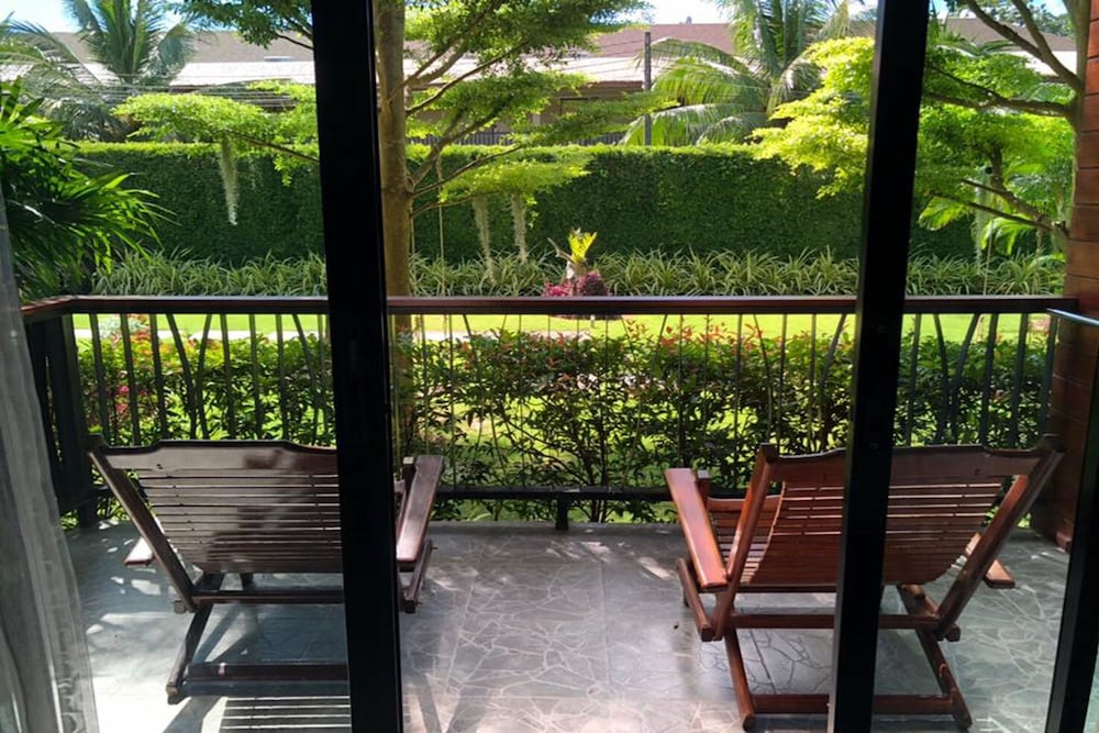 Deluxe Twin Room Garden View with Balcony photo 2