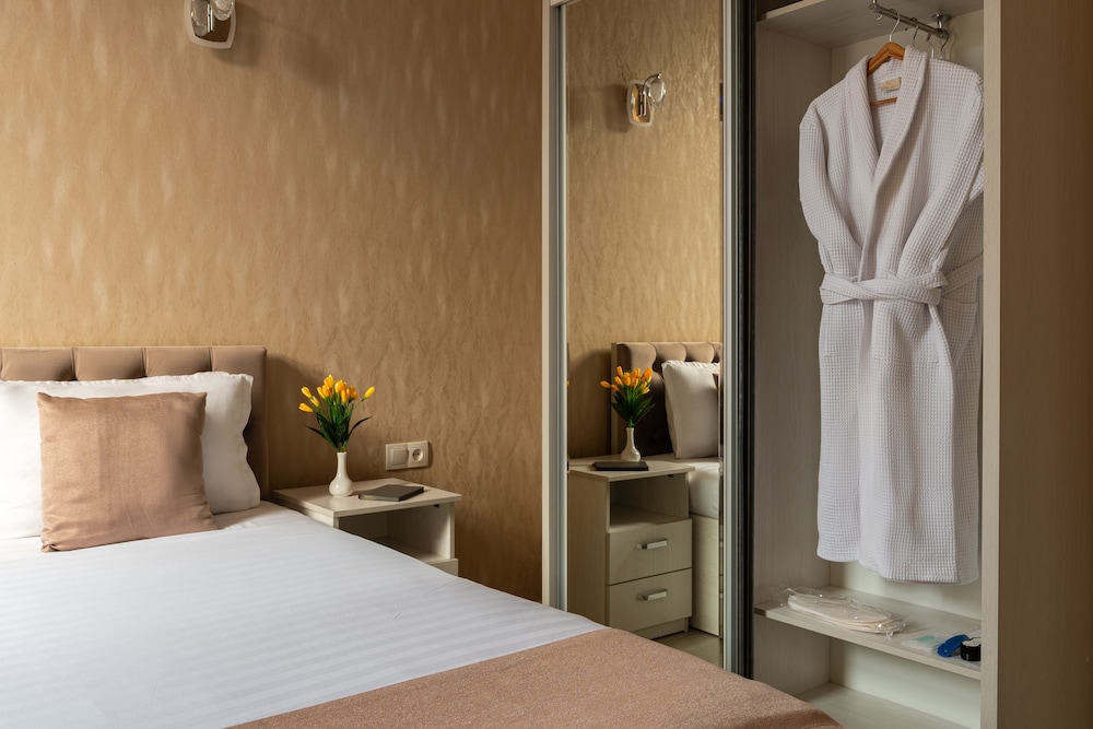 Standard Double Room - Photo 6