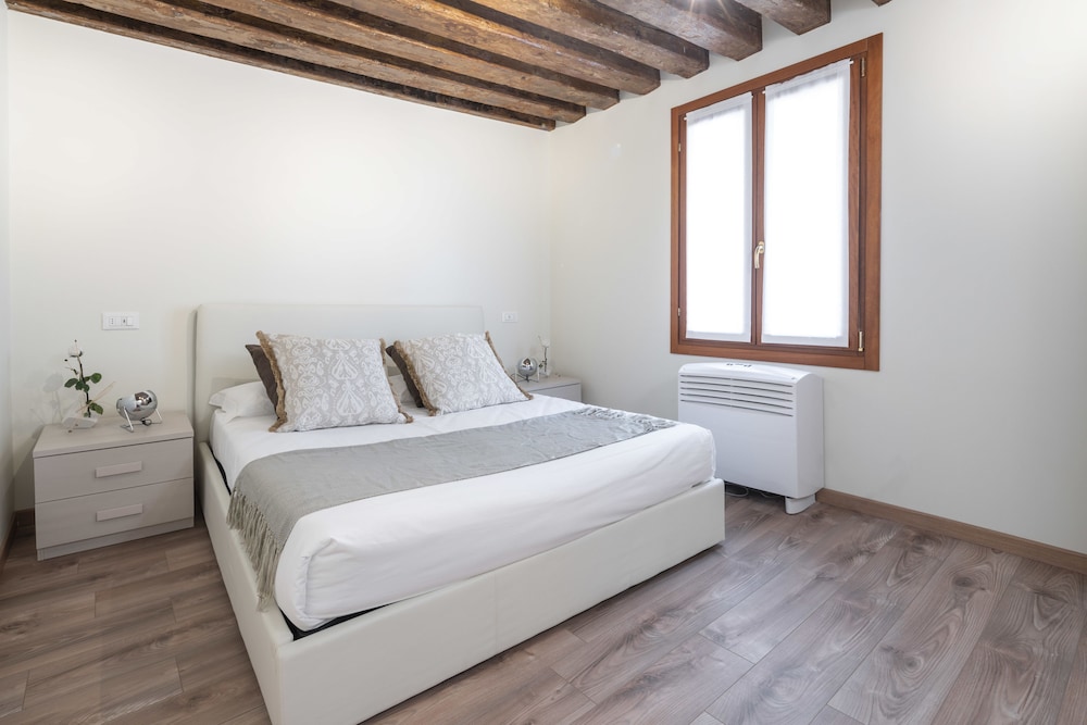 Design Apartment, 2 Bedrooms (Riva 5 Check-in online) photo 1