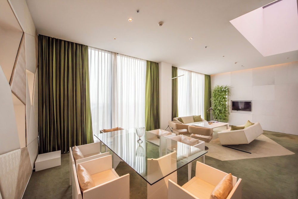 Suite, 2 Bedrooms (Vivanta, Airport View)