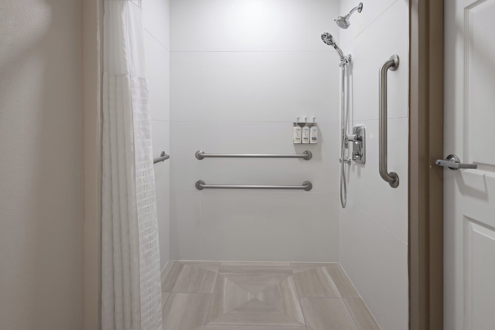 Standard Room, 1 King Bed, Mobility Accessible (Communications) - Photo 4