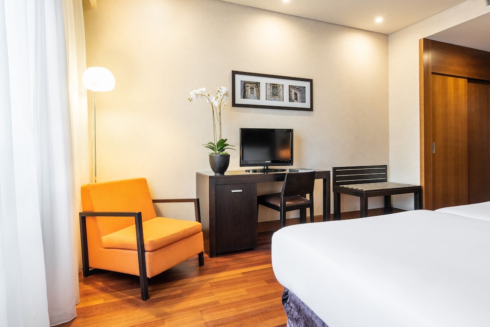 Standard Double or Twin Room (With Extra Bed)