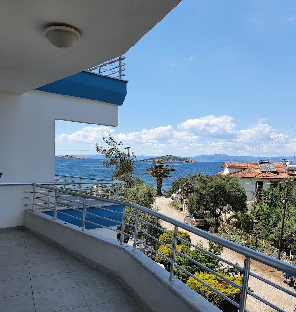 Apartment, Partial Sea View photo 1