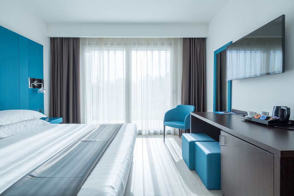 Superior Double Room, 1 King Bed, Non Smoking - Photo 6