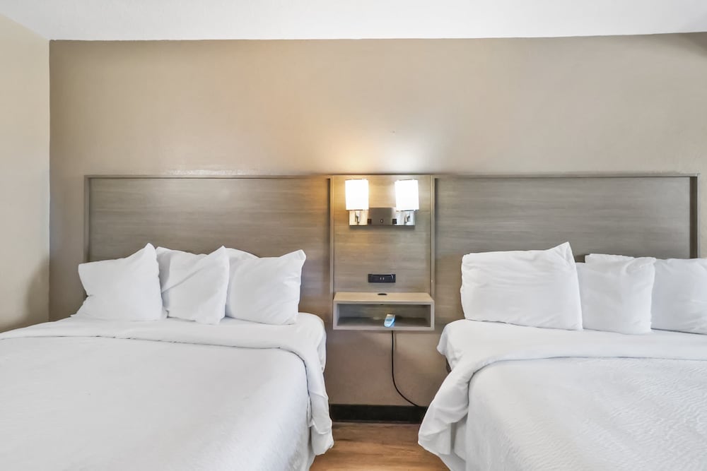 Suite, 2 Queen Beds, Non Smoking - Photo 4