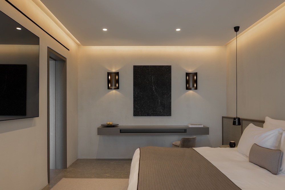 Executive Suite, Private Heated Pool, Sea View - Photo 13