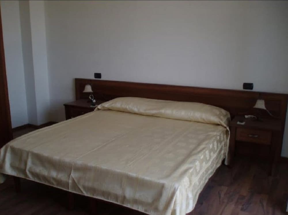 Double Room, Shared Bathroom photo 2