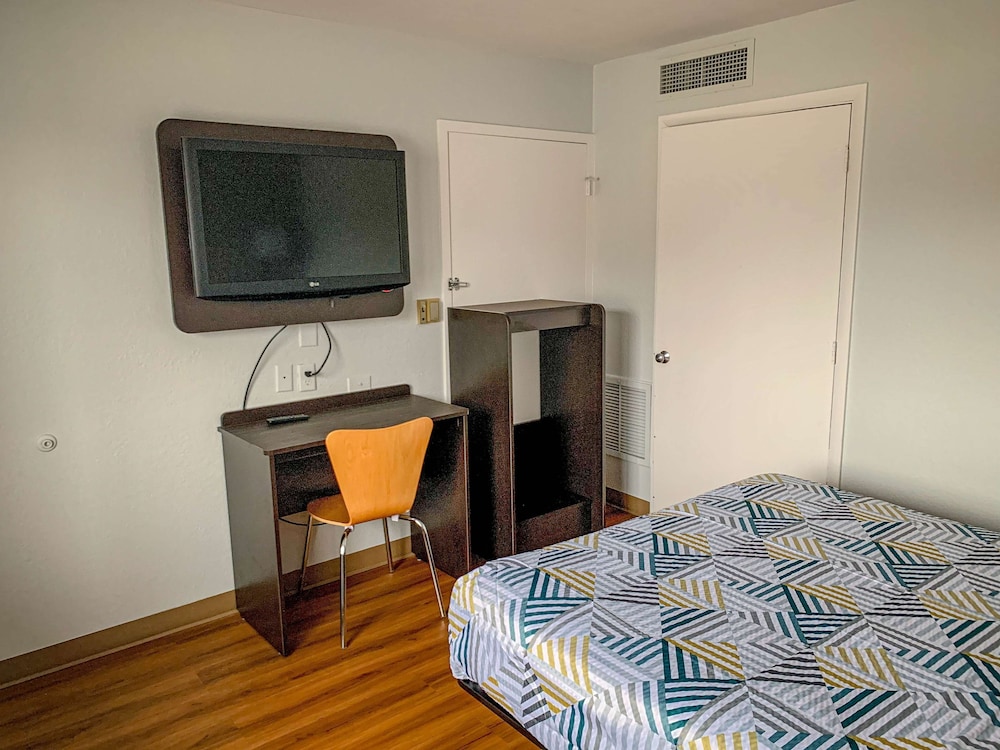 Standard Room, 2 Double Beds, Smoking