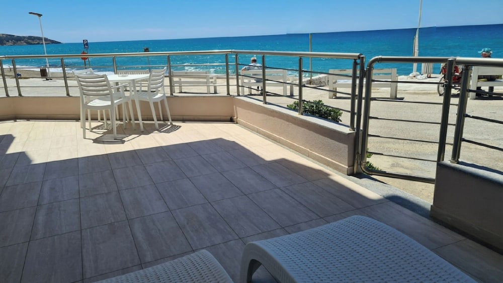 Comfort Studio, Sea View, Ground Floor (Rose) photo 3