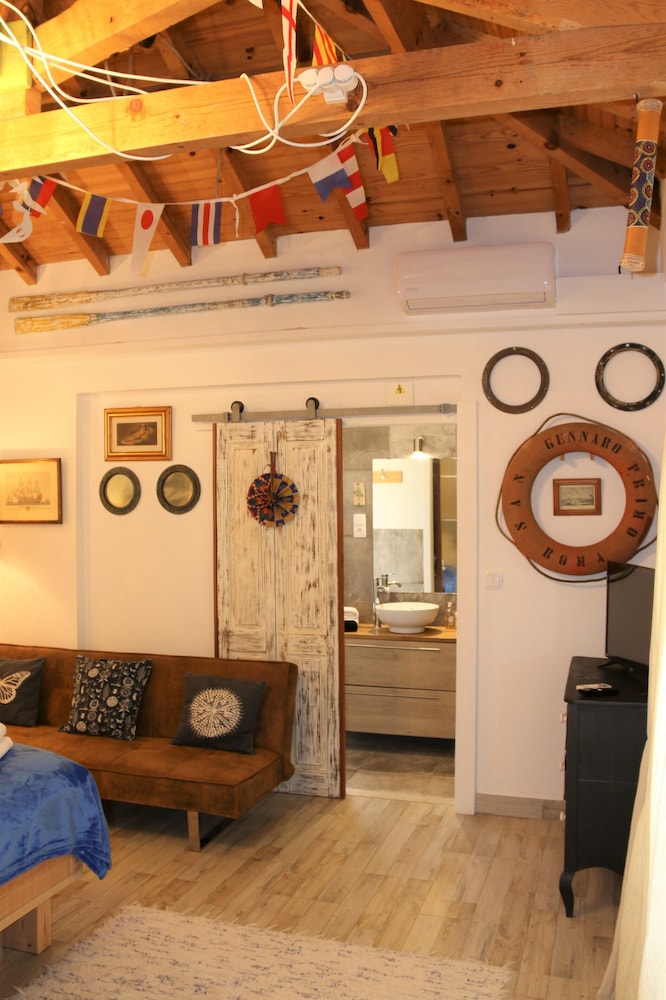 Superior Suite, 1 Double Bed, Annex Building photo 2