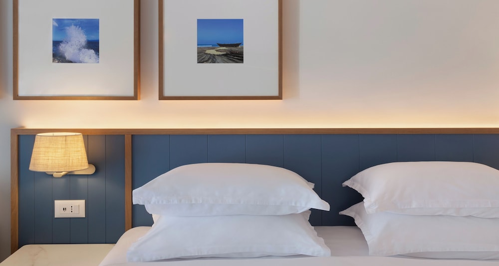 Standard Double or Twin Room, Balcony - Photo 4