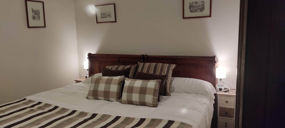 Traditional Double Room, 1 King Bed, Terrace