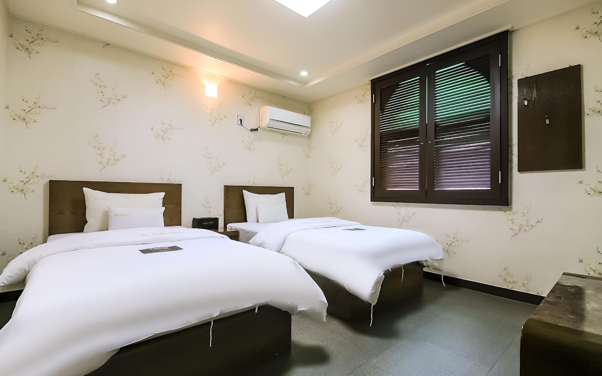 Room (Twin-Single+Single (Cooling air condi) photo 2
