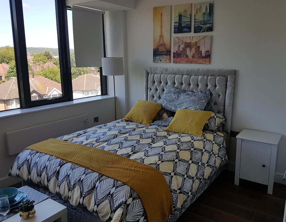 Luxury Apartment, Private Bathroom, City View photo 1