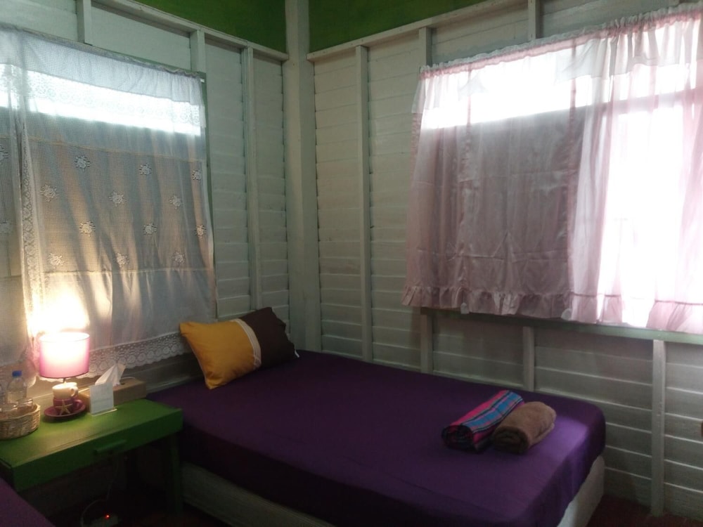 Budget Twin Room with Fan photo 3