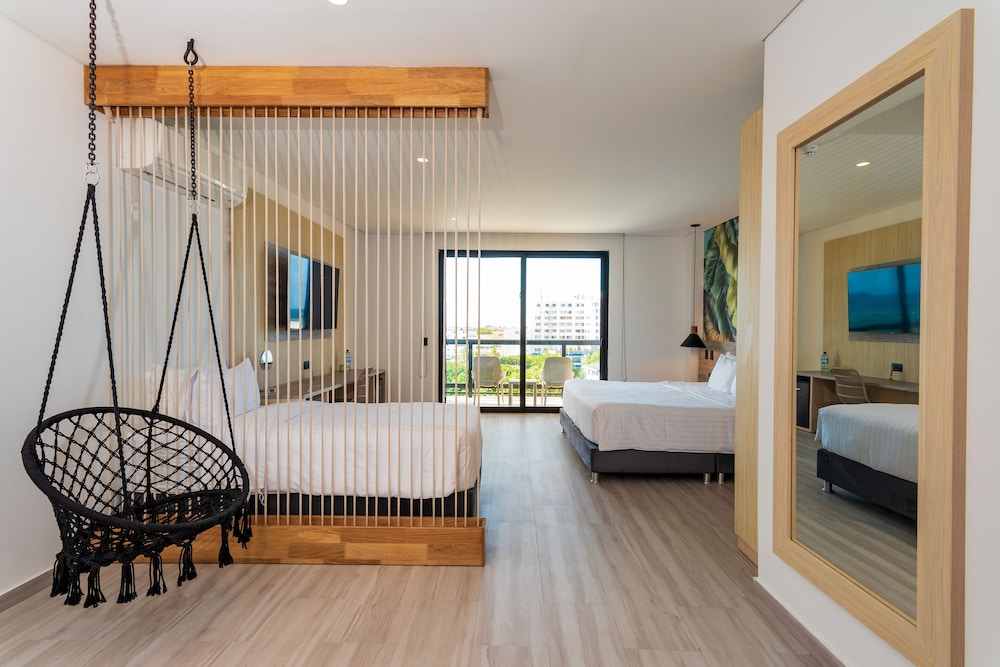 Suite, Balcony - Photo 8