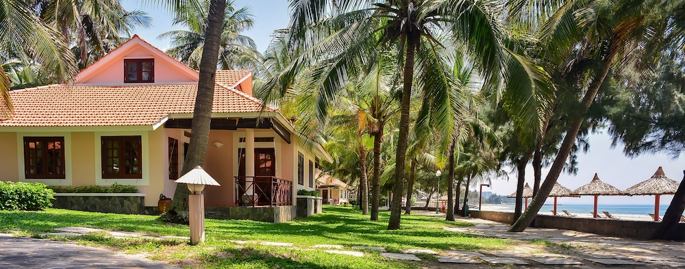 Beach Front Villa Suite Twin - Photo 1