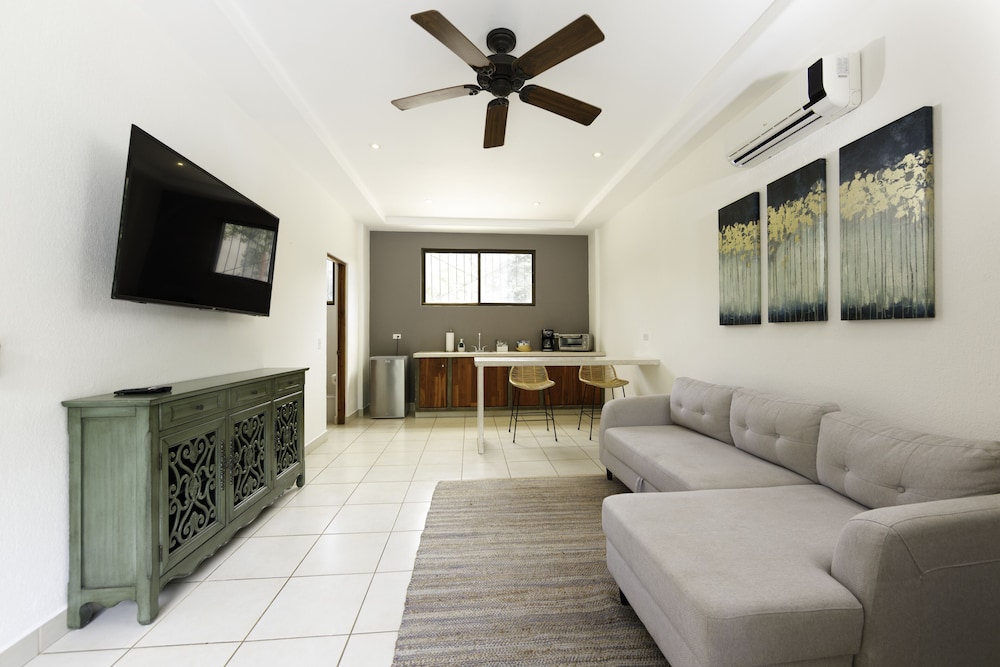 Suite - Photo 4