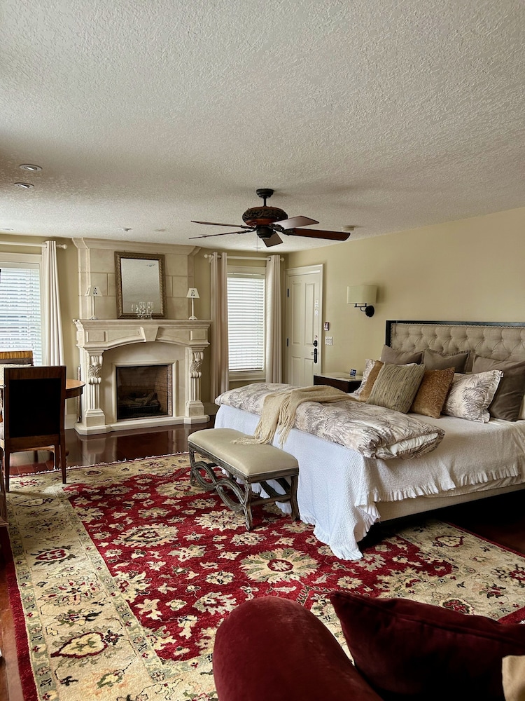 Grand View Suite, with Jacuzzi