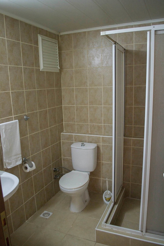 Economy Double or Twin Room photo 2