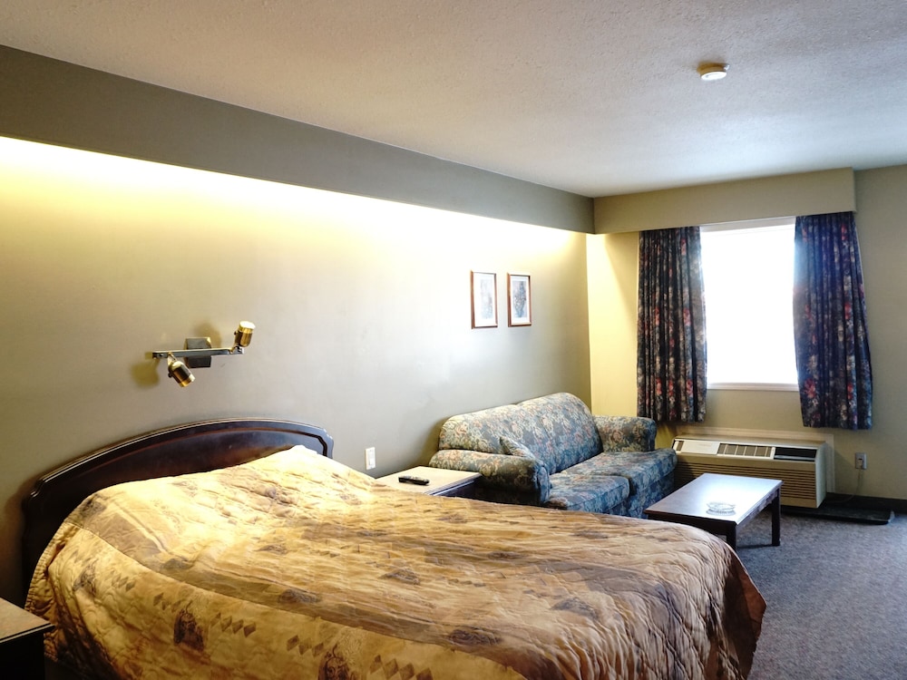 Deluxe Room, 1 Queen Bed photo 3