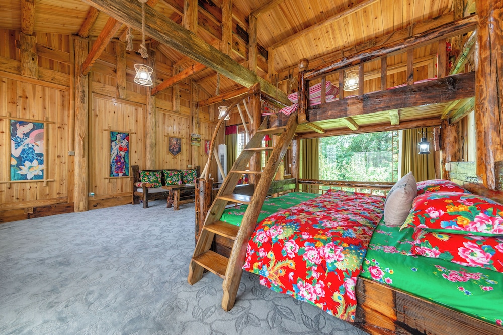 Family Quadruple Room, Hill View photo 3