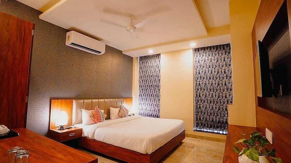 Premier Room