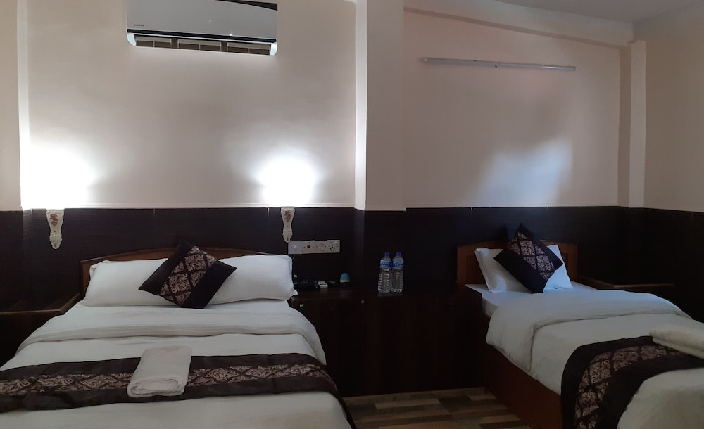 Deluxe Double Or Twin Room photo 2
