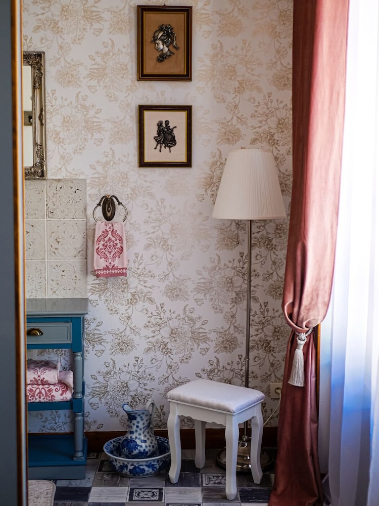 City Suite, City View (Marie Antoinette) photo 3