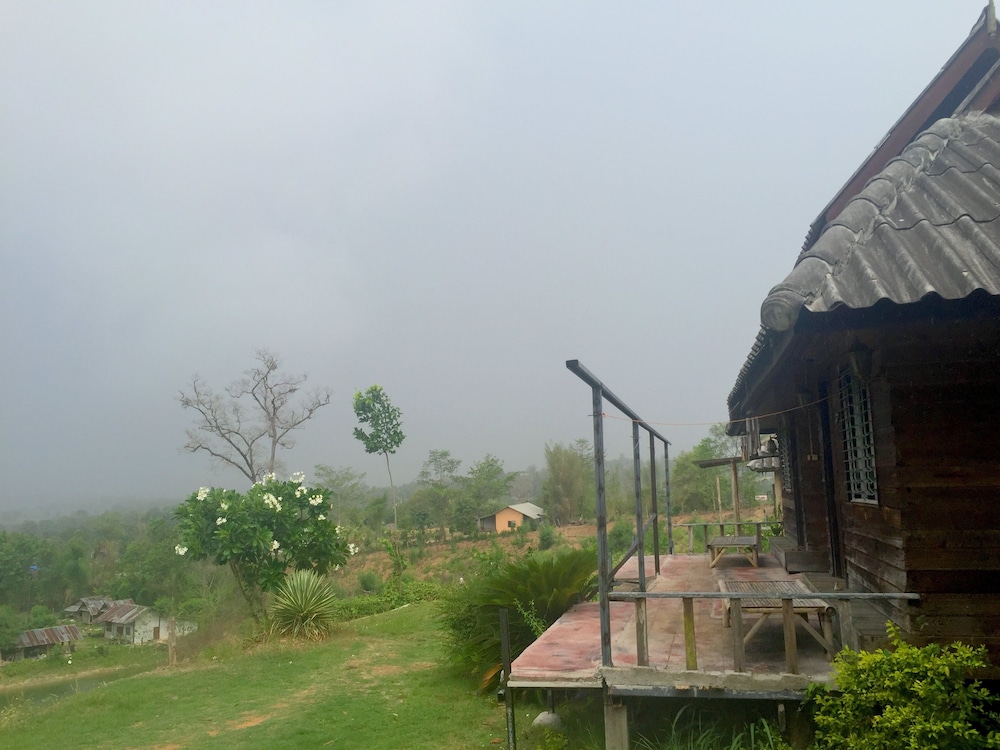 Standard Double Fan with Private Bathroom with Mountain View photo 2