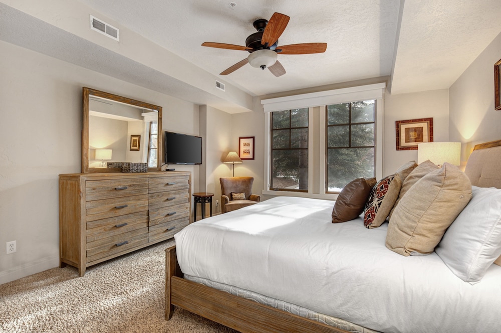Condo, 3 Bedrooms