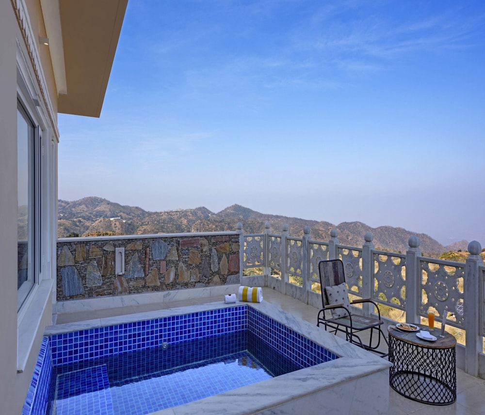 Plunge Pool Suite photo 2