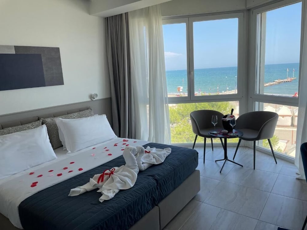 Deluxe Double Room, Sea View - Photo 1