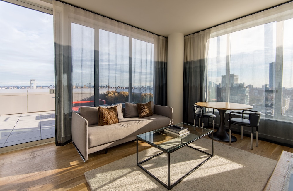 Suite, 1 Bedroom (Freedom Tower View)