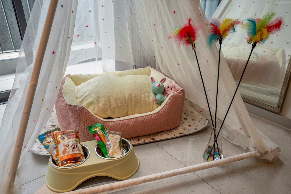 Superior Room, 1 King Bed, Garden View - Photo 3