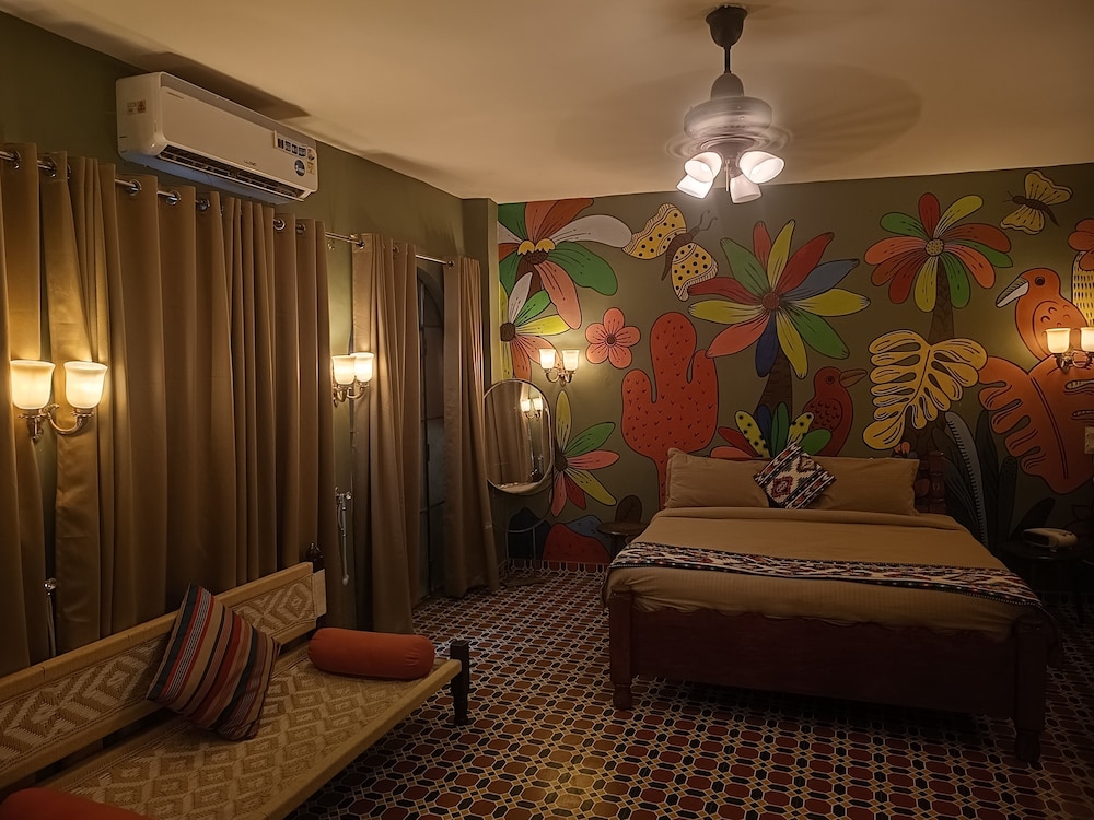 Royal Room photo 3