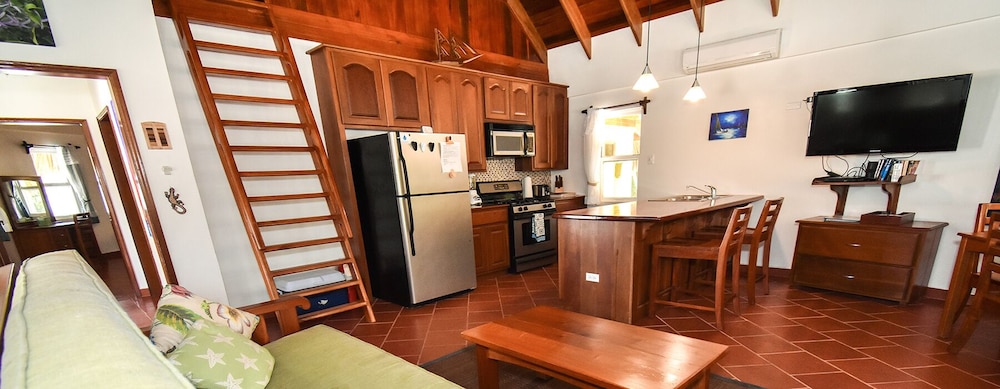 Bungalow, Ocean View photo 2