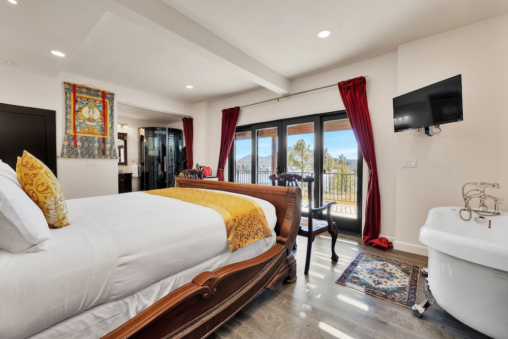 Panoramic Studio, Bathtub, Lake View - Photo 14
