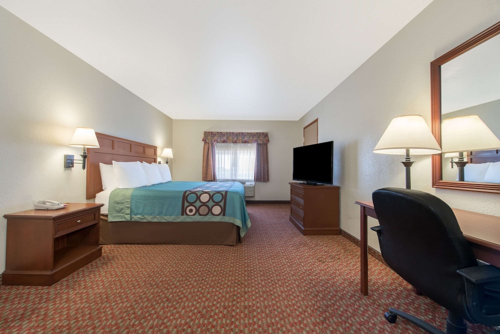 Standard Room, 1 King Bed - Photo 2