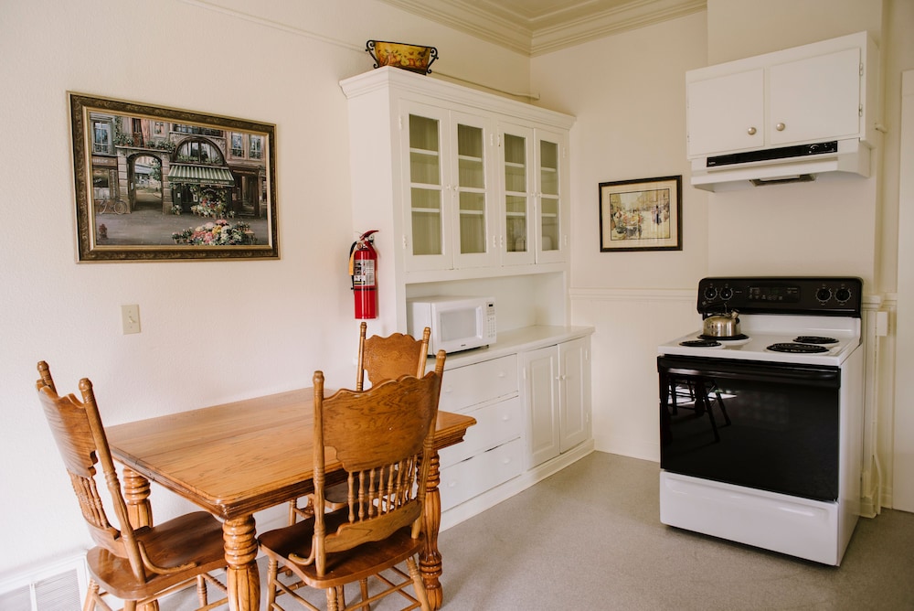 Classic Duplex, 2 Bedrooms photo 2