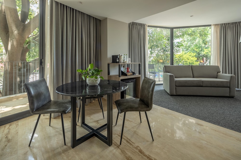Elements Suite Terrace - Photo 6