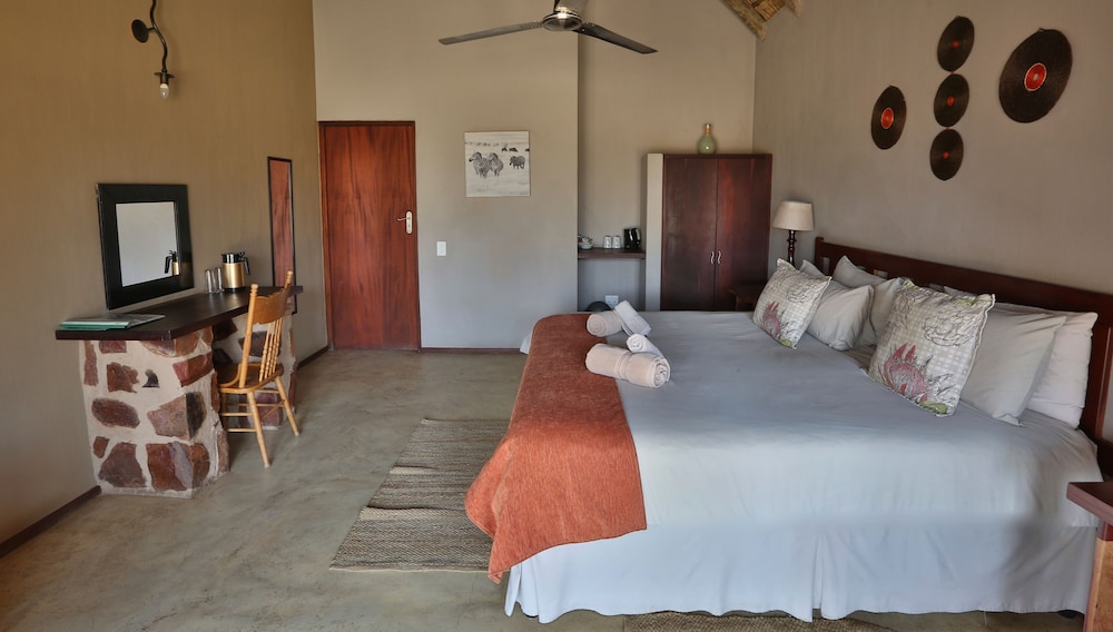 Luxury Double or Twin Room, 1 King Bed, Accessible, Terrace photo 2