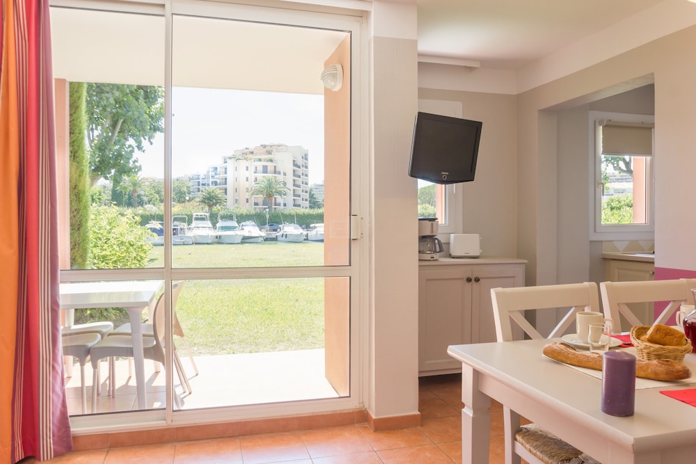 Apartment 6 people - 1 bedroom + 1 sleeping alcove - Terrace or balcony photo 3