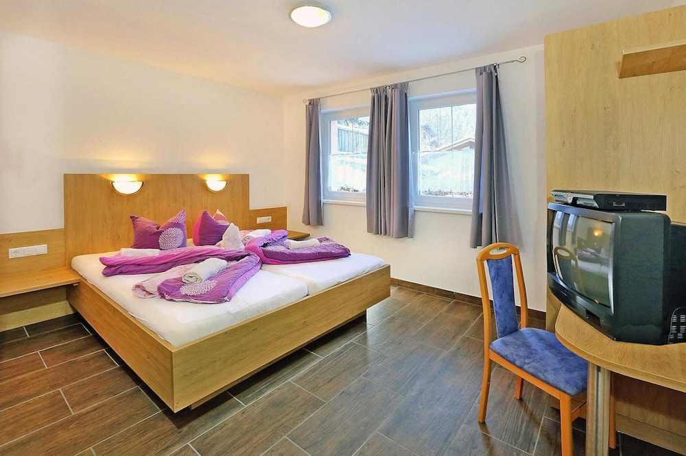 Comfort Apartment, 4 Bedrooms photo 1