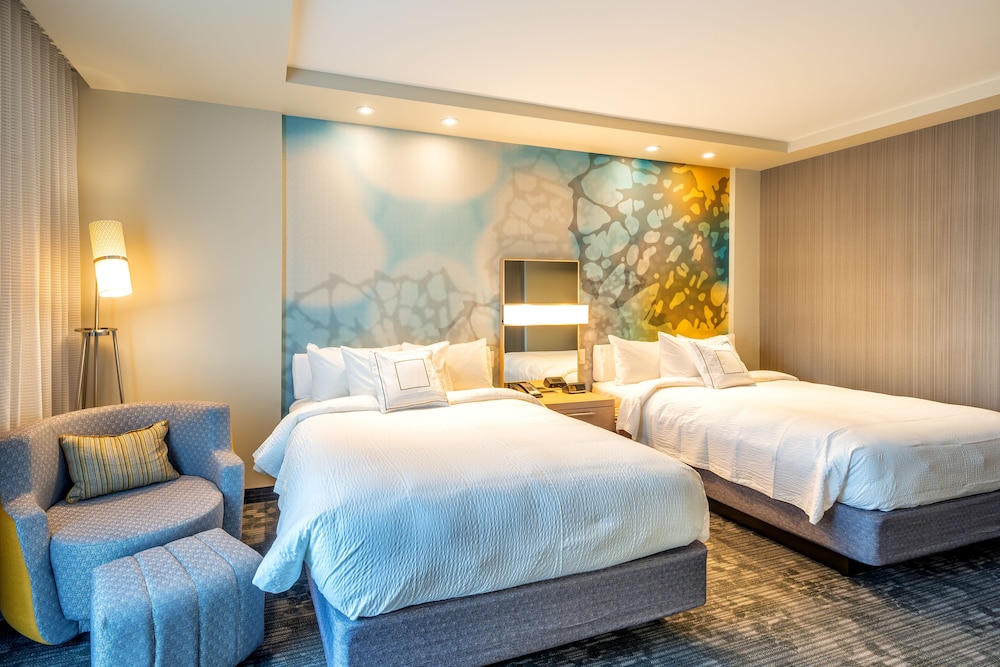 Standard Room, 2 Queen Beds (Mobility Accessible, Tub) - Photo 2